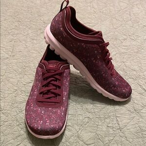 Brand NEW! Skechers Women's Floral Sneakers - Burgundy